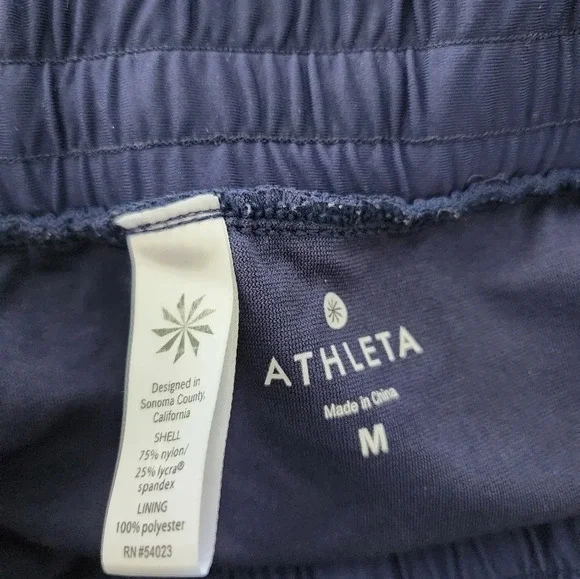 Athleta Size Medium shorts navy color - Picture 7 of 7